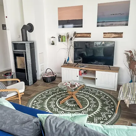 Der Kleine Kranich By Interhome * Saal